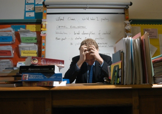 Profesorii intră în sevraj: nici sesiunea aceasta nu vor fi restanțieri 8 stressed teacher btpa